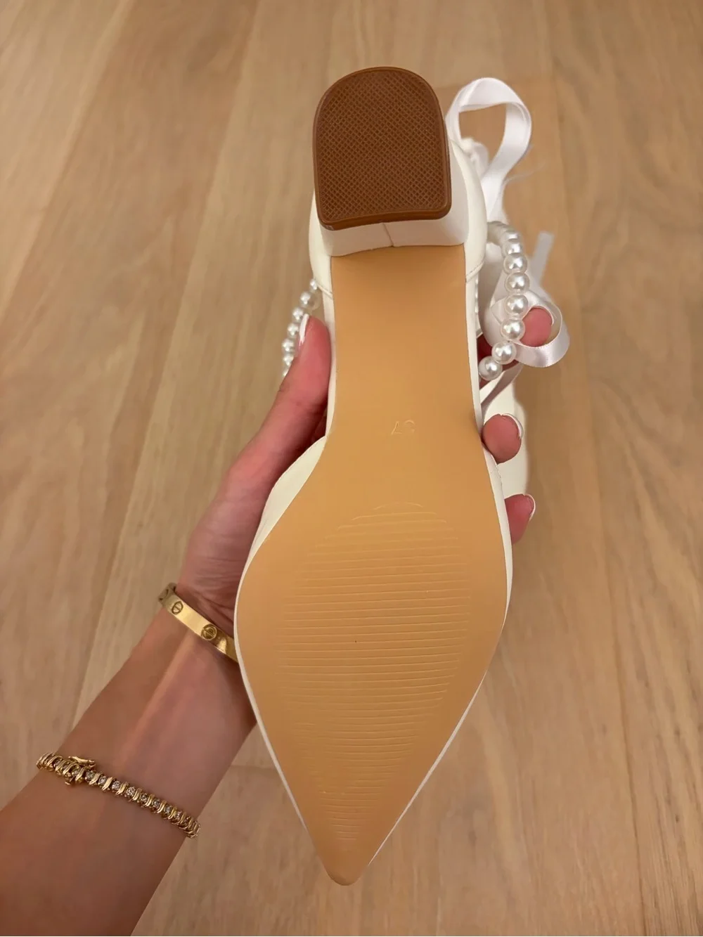 NWT Bridal Ivory Pointed Pearl-Ankle Ribbon Heels with Pearls